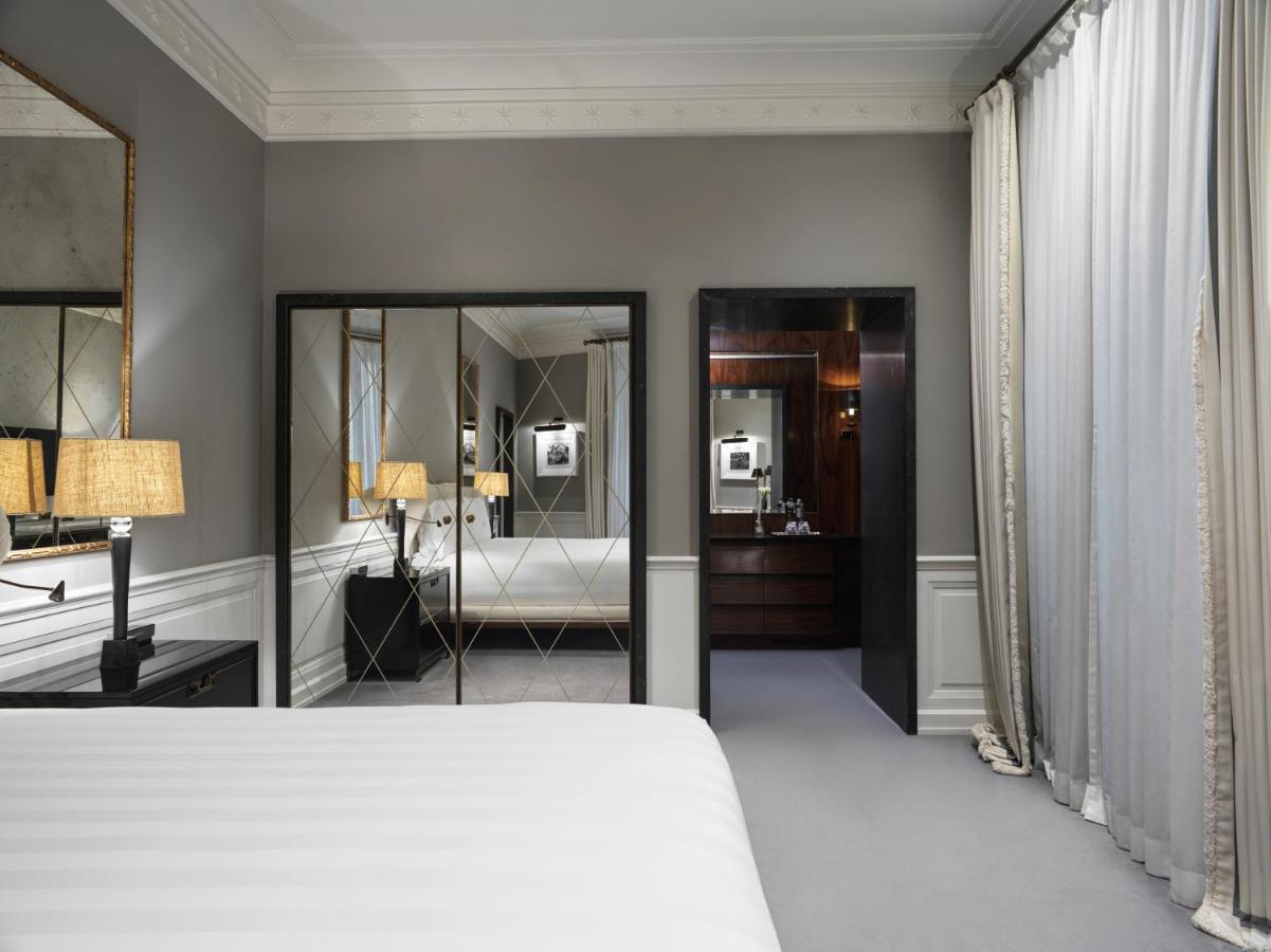 J.k. Place - The Leading Of The World 5* Rom